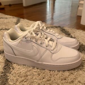 NWOT White Nike Sneakers